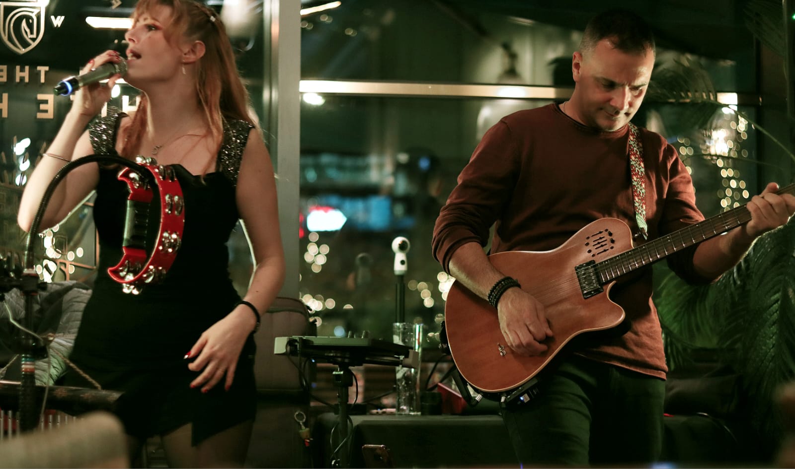 Jenny & David performing live acoustic music at a London wedding